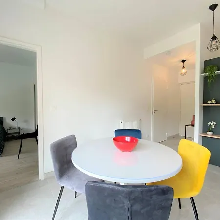 Appartement Neuf Avec Balcon, Proche Du Port De - Fr-1-368-392