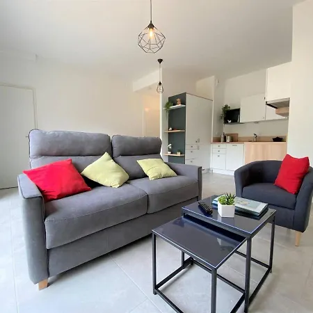 Neuf Avec Balcon, Proche Du Port De - Fr-1-368-392 *